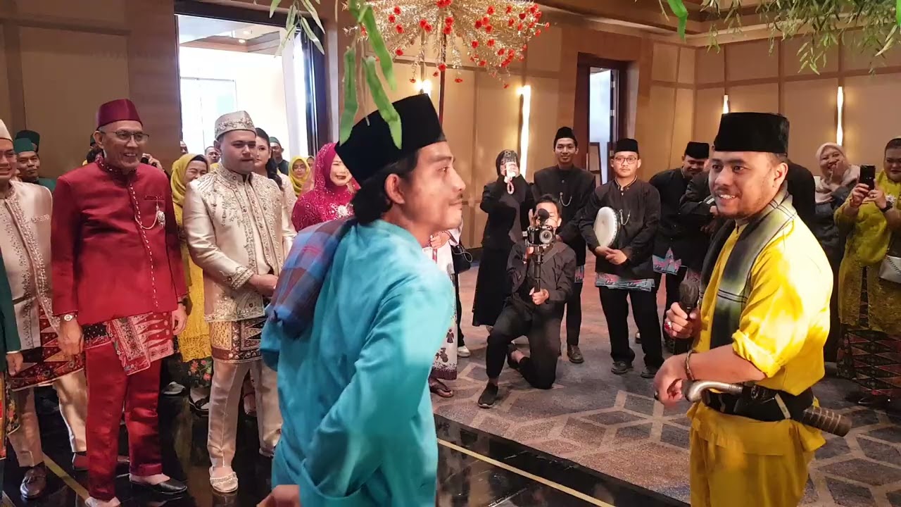 PALANG PINTU SANGGAR KEMBANG KELAPA