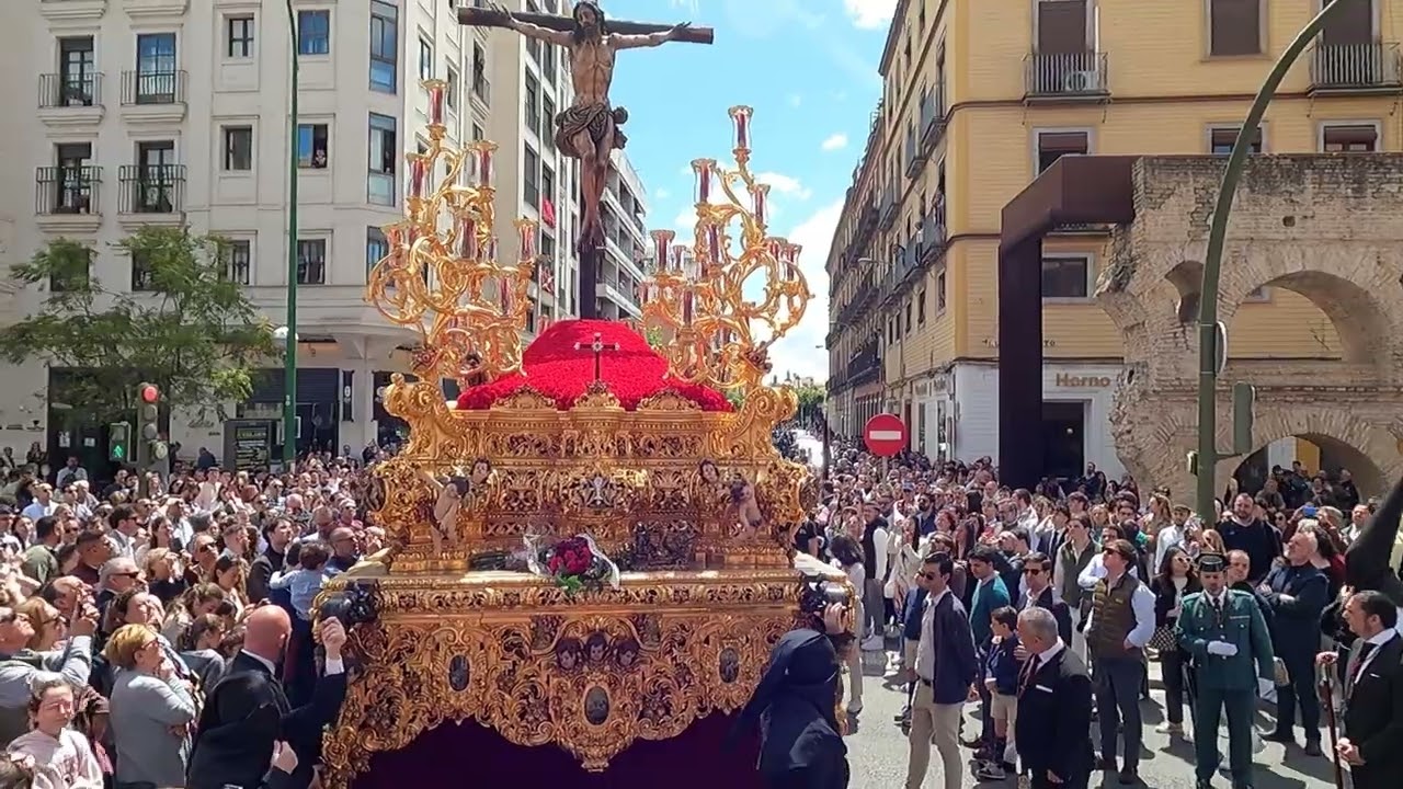 CRISTO DE LA SED REVIRANDO EN LUIS MONTOTO SEMANA SANTA SEVILLA 2025