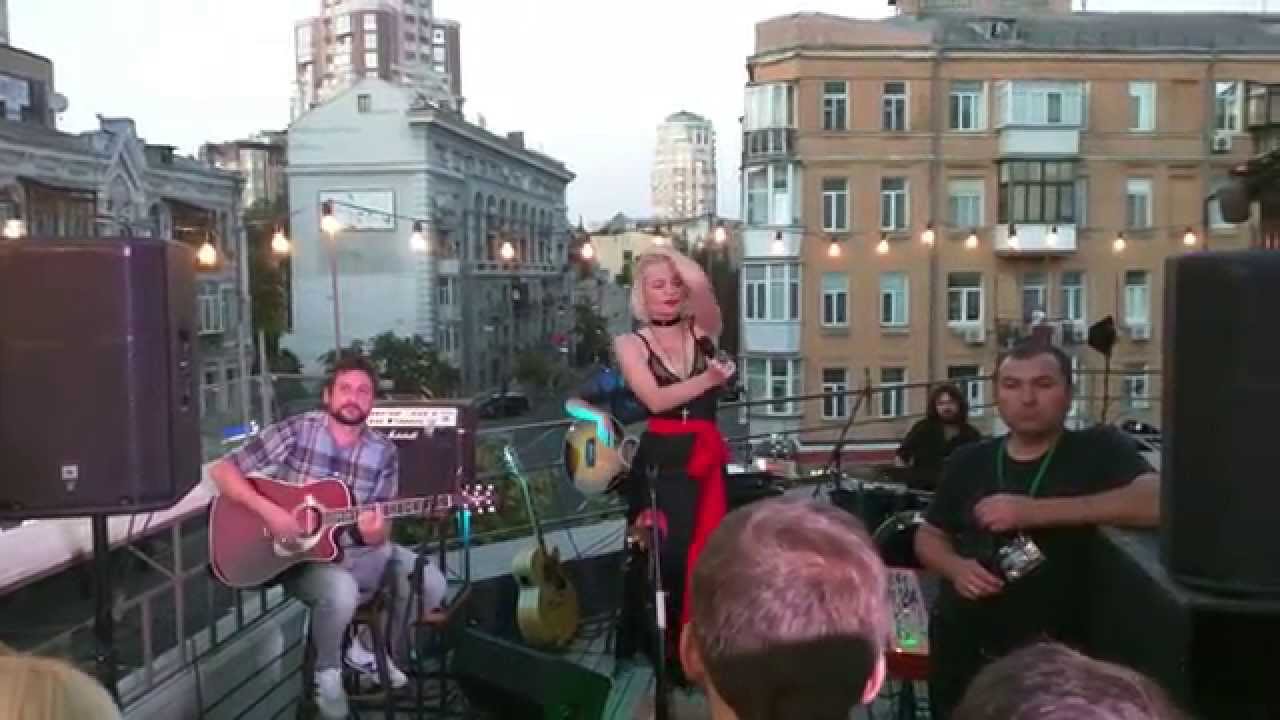 ALLOISE - Man Without A Heart (acoustic) @ Barbara Bar (rooftop)