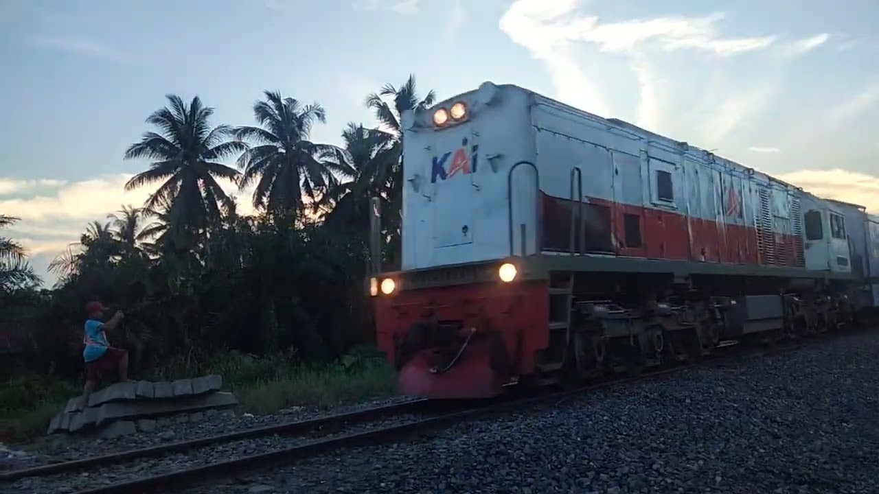 Kereta Api Putri Deli U 98 Persiapan Memasuki Stasiun Tanjungbalai 