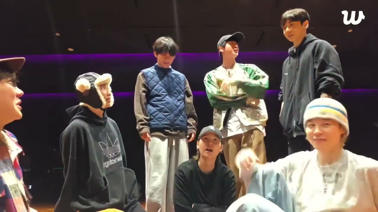 🔴 BTS 🌟 started their LIVE 💜, JIMIN Weverse Account Live 16.12 20254:10pm KST