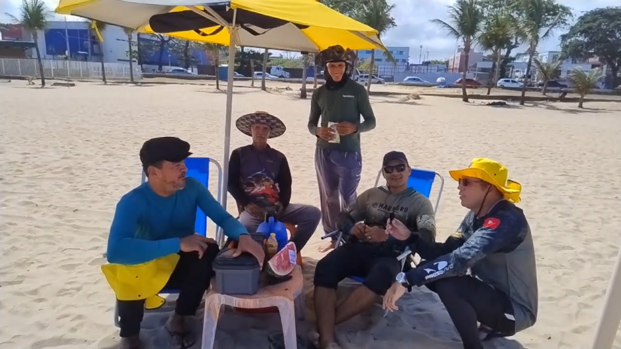 Pescaria com amigos na praia de Piedade