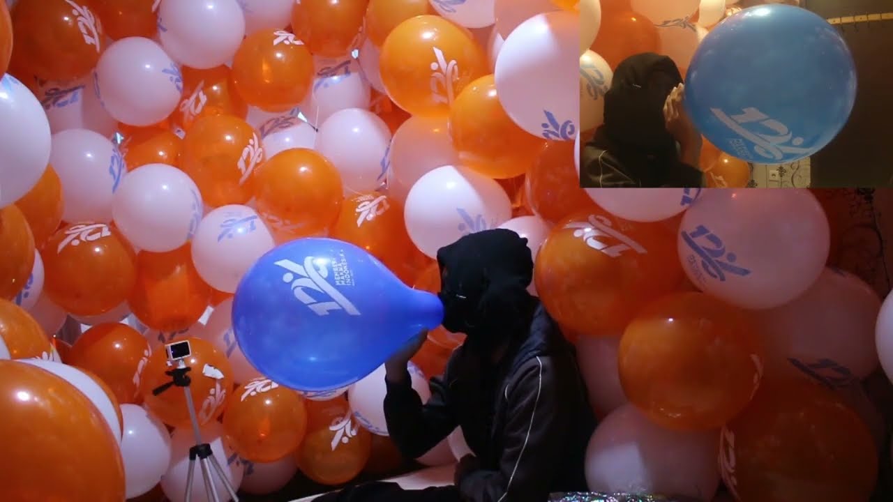 B2P (Blow to pop) a blue HUT Bank BRI 126 balloon