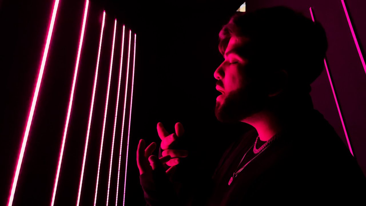 Nebuleo - RoyalLive (Official Video)