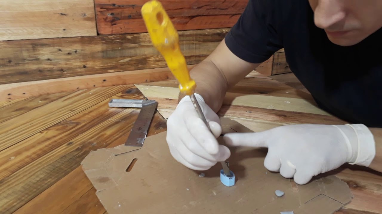 Solução simples para botão da tarraxa de violão quebrada