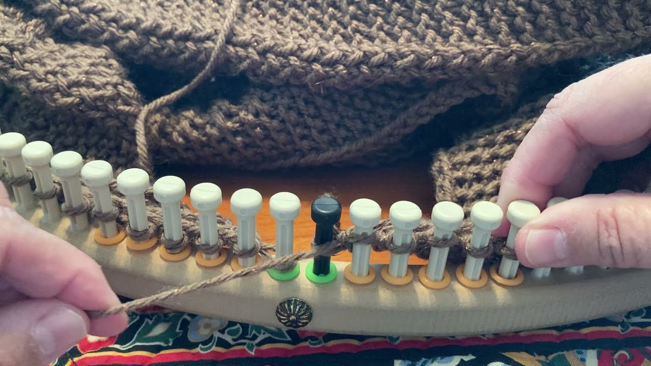 Loom Knitting - How to add new skein or change colors on a blanket or flat panel project.