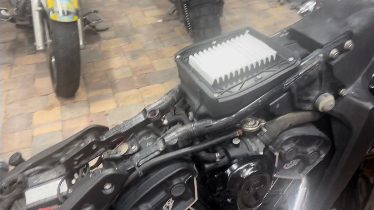 How to change spark plugs and air filter on an Indian scout / scout 60