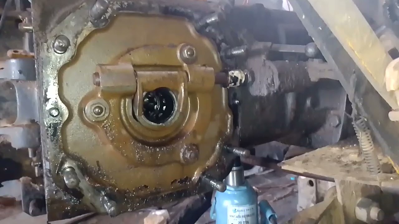 trator Valmet  86 mostrando a parte do bloqueio com caixa de marcha