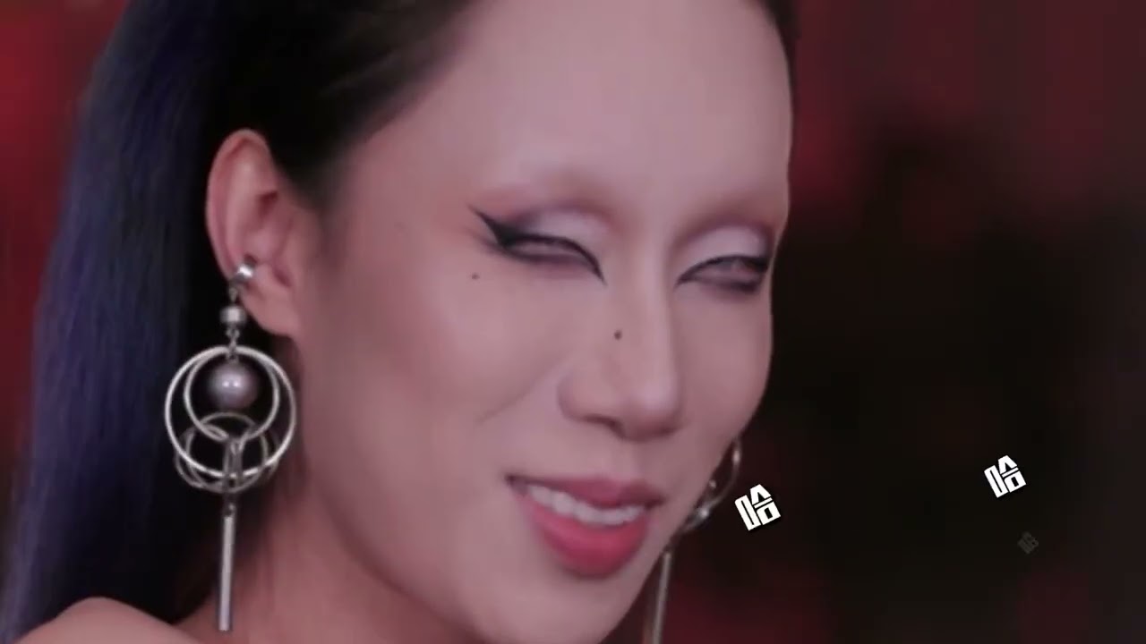 你们期待已久的考瑞亚复活赛来了！！这期的选品能看出来煞费苦心了～表现不错！#搞笑 #美妆 #彩妆