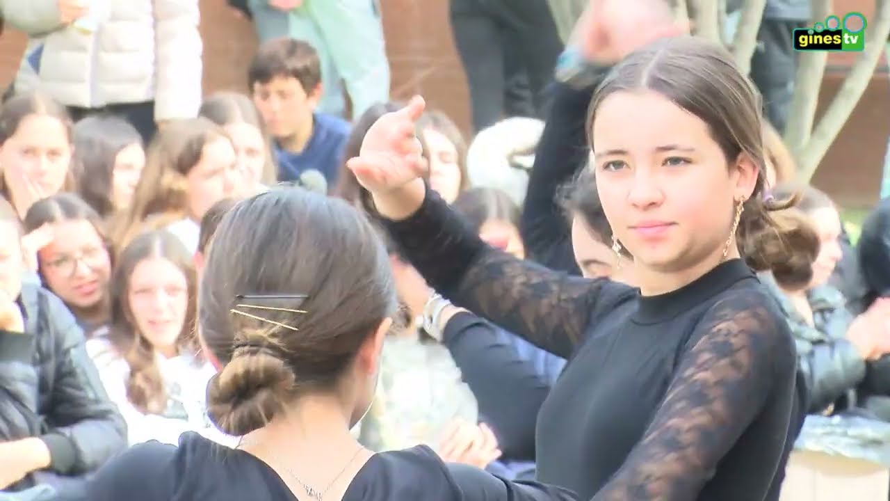 El alumnado del IES El Majuelo disfruta de un Desayuno Andaluz en vísperas del Día de Andalucía