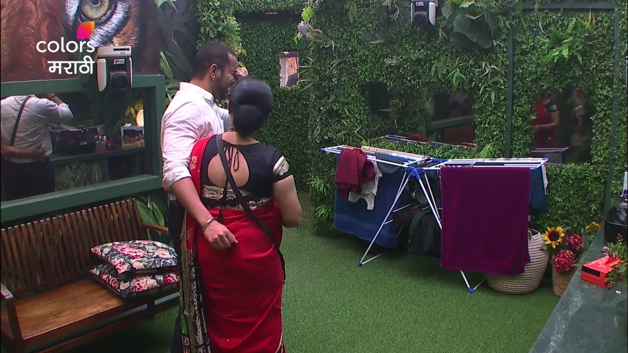 BIGG BOSS MARATHI 4: Akshay Kelkar gets emotional seeing his mother #biggbossmarathi #akshaykelkar