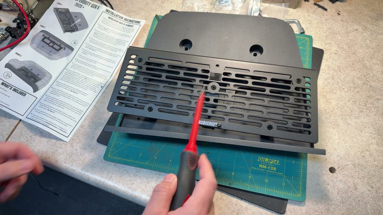 Превращаю свой грузовик в полноценную радиостанцию ​​(по одному отверстию за раз)