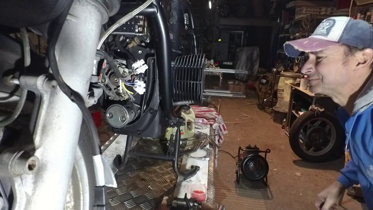 Scambler Teil 4  Motor lackieren Zylinder montieren