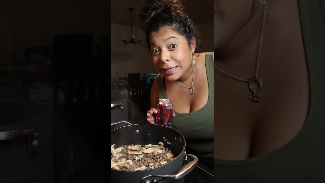 Spaghetti Night! 🍝#cooking #cookingvideo #books #food #spaghettirecipe #booktube #booktok