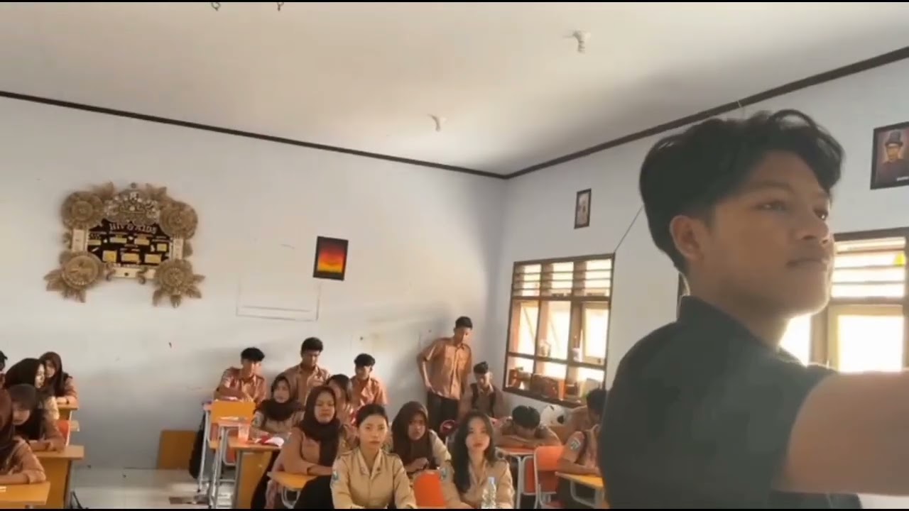 Perjuangan dibalik papan tulis | Special hari guru nasional