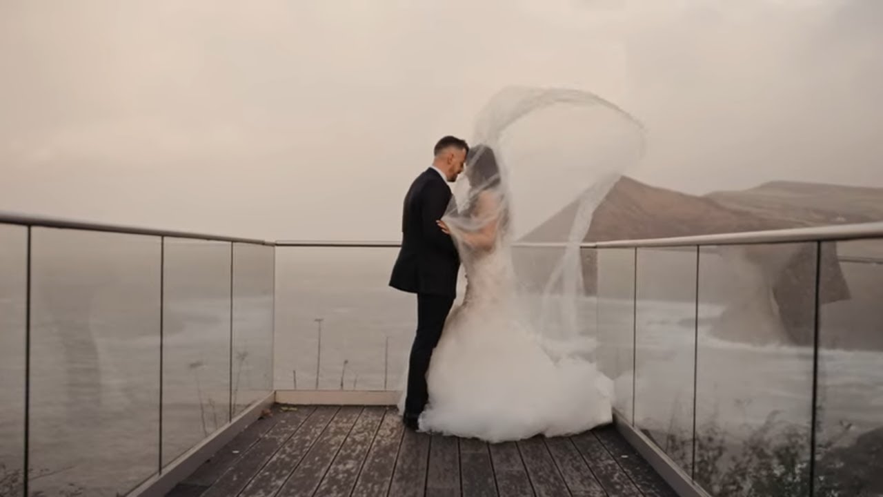 Sam & Tom&rsquo;s Stormy Wedding at Sandy Cove | A Beautiful Day Despite Storm Durragh