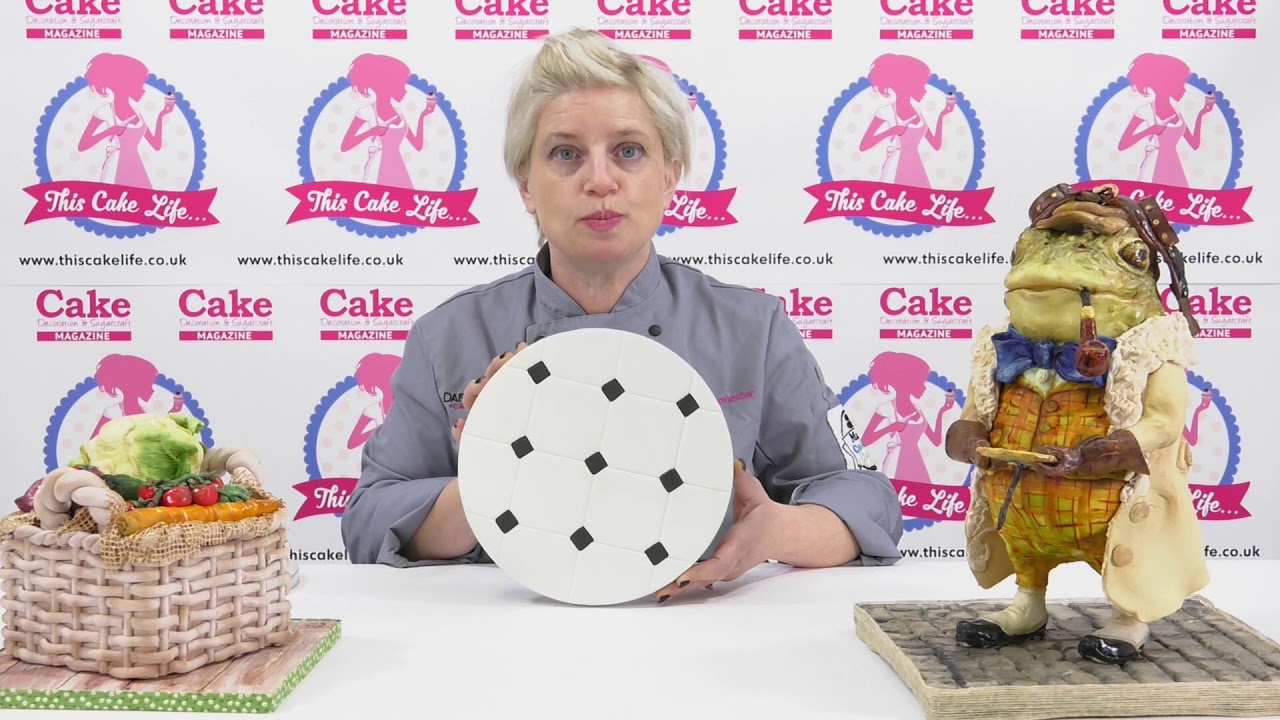 HOW TO DECORATE A CAKE DRUM OR BOARD WITH STONE, TILE AND WOOD EFFECTS