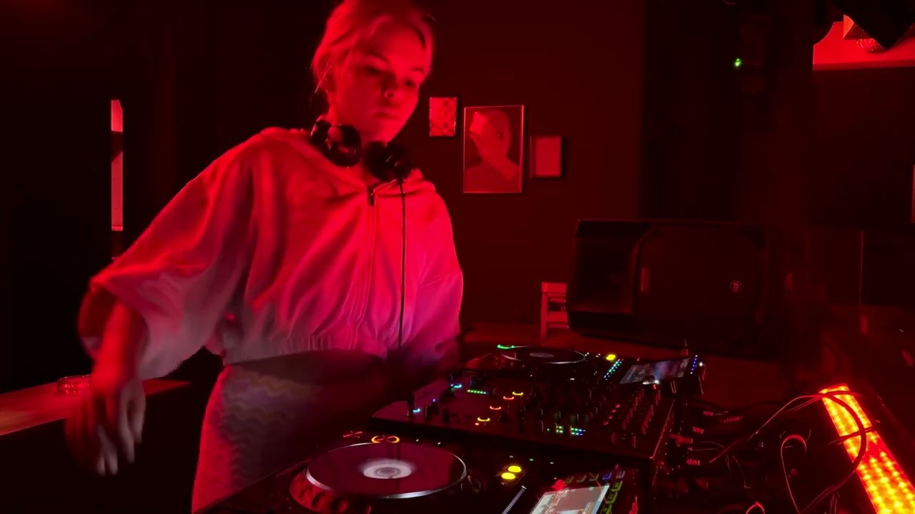 REON Club  Warm Up | 06.02.2026 | Simplyblondy
