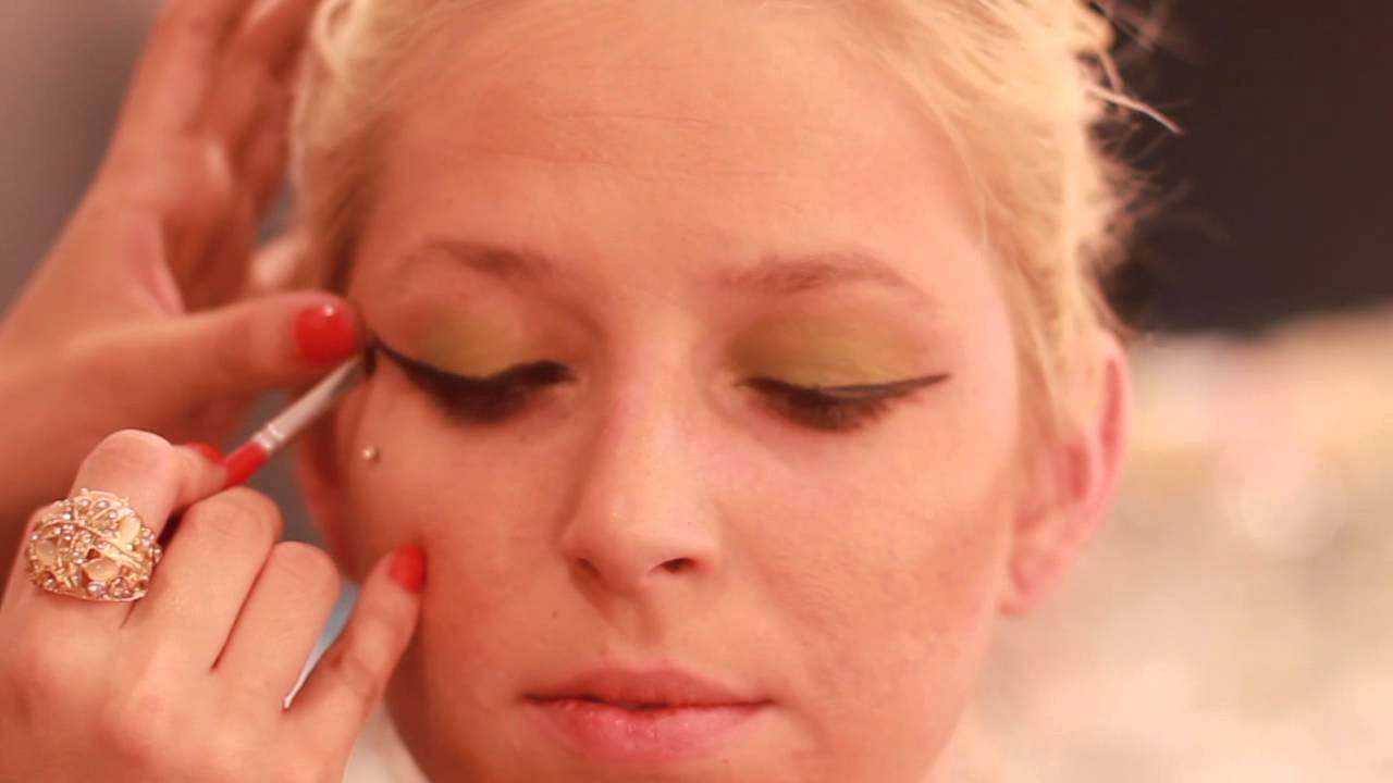 How to Do Makeup Like the Women of Ancient Rome : Makeup Techniques