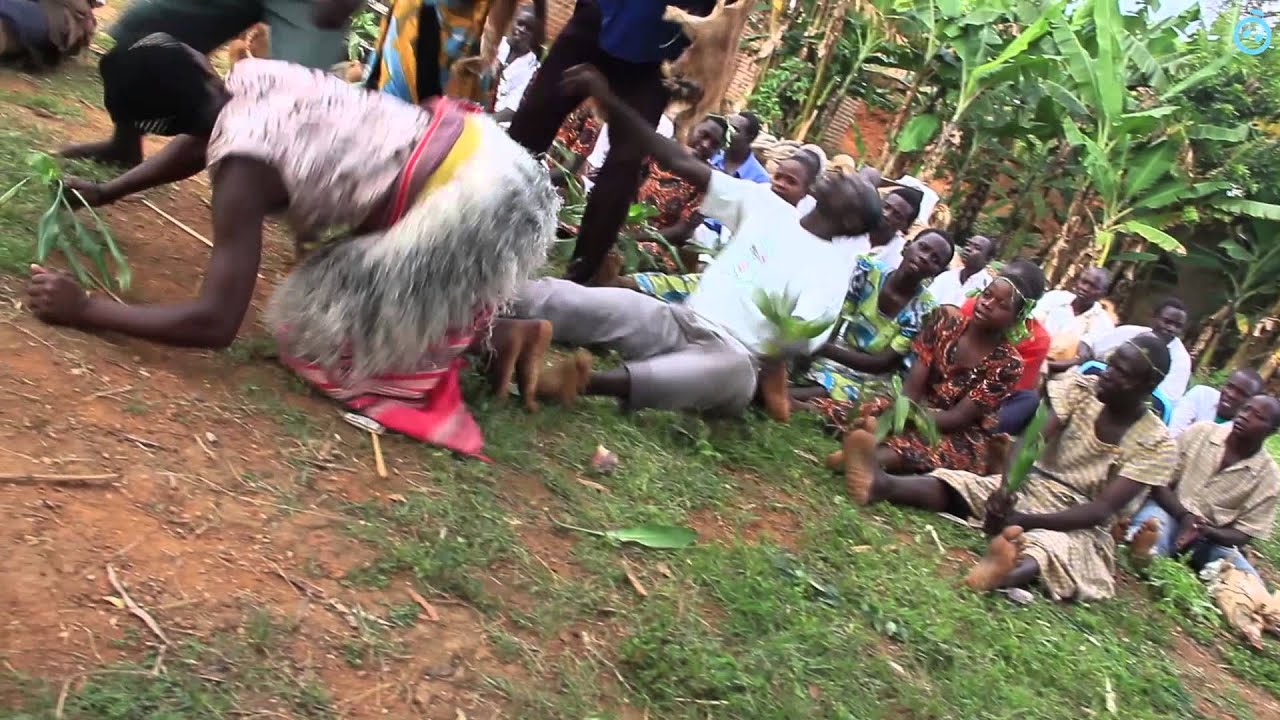 Namaddu Troupe - Kwakira Wiita - The Singing Wells project