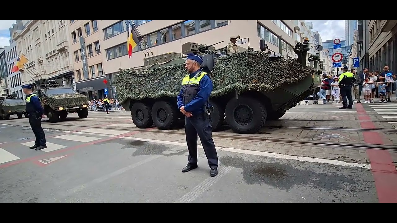 Militaire Voertuigen,  🎖🪖 Voertuigen van de Politie 🚔 🚓 👮‍♂️ 🚨  Nationale Feestdag België 🇧🇪 Brussel