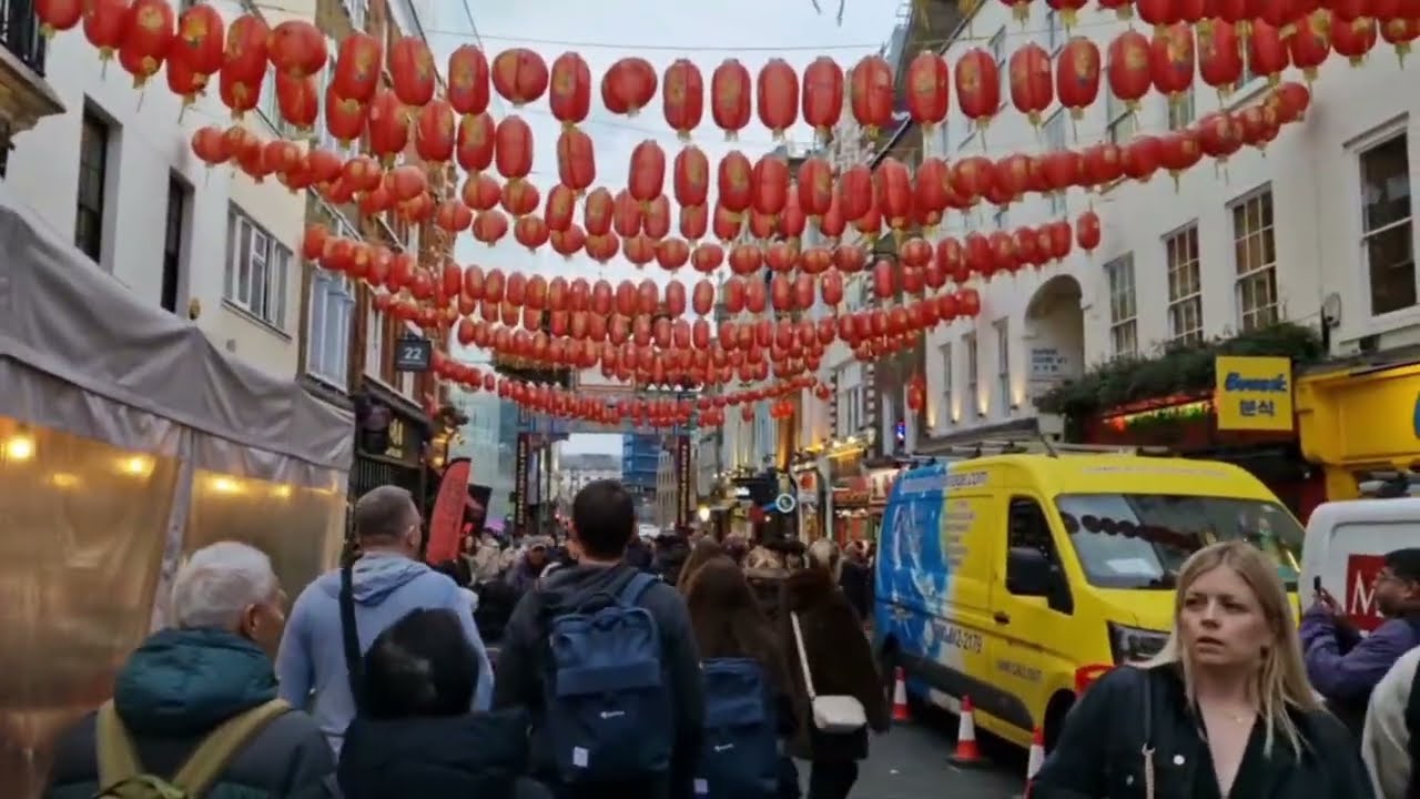 Streets of London's China Quarter #travel #live #london #china #street
