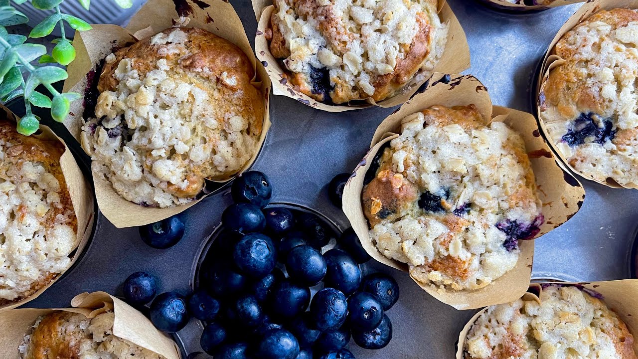 Blueberry Banana Muffins w/ Crumble Topping- The Lazy Girls Kitchen 