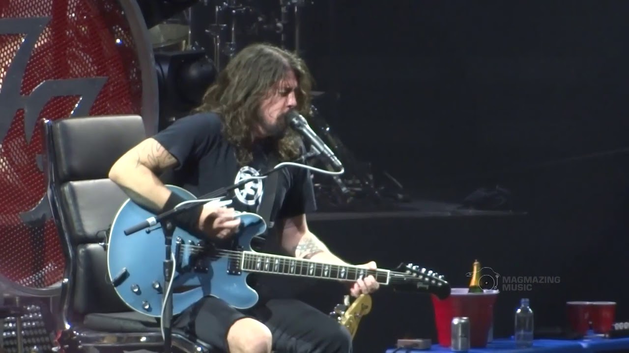 Foo Fighters at Rogers Arena: Summer of 69 (Bryan Adams cover)
