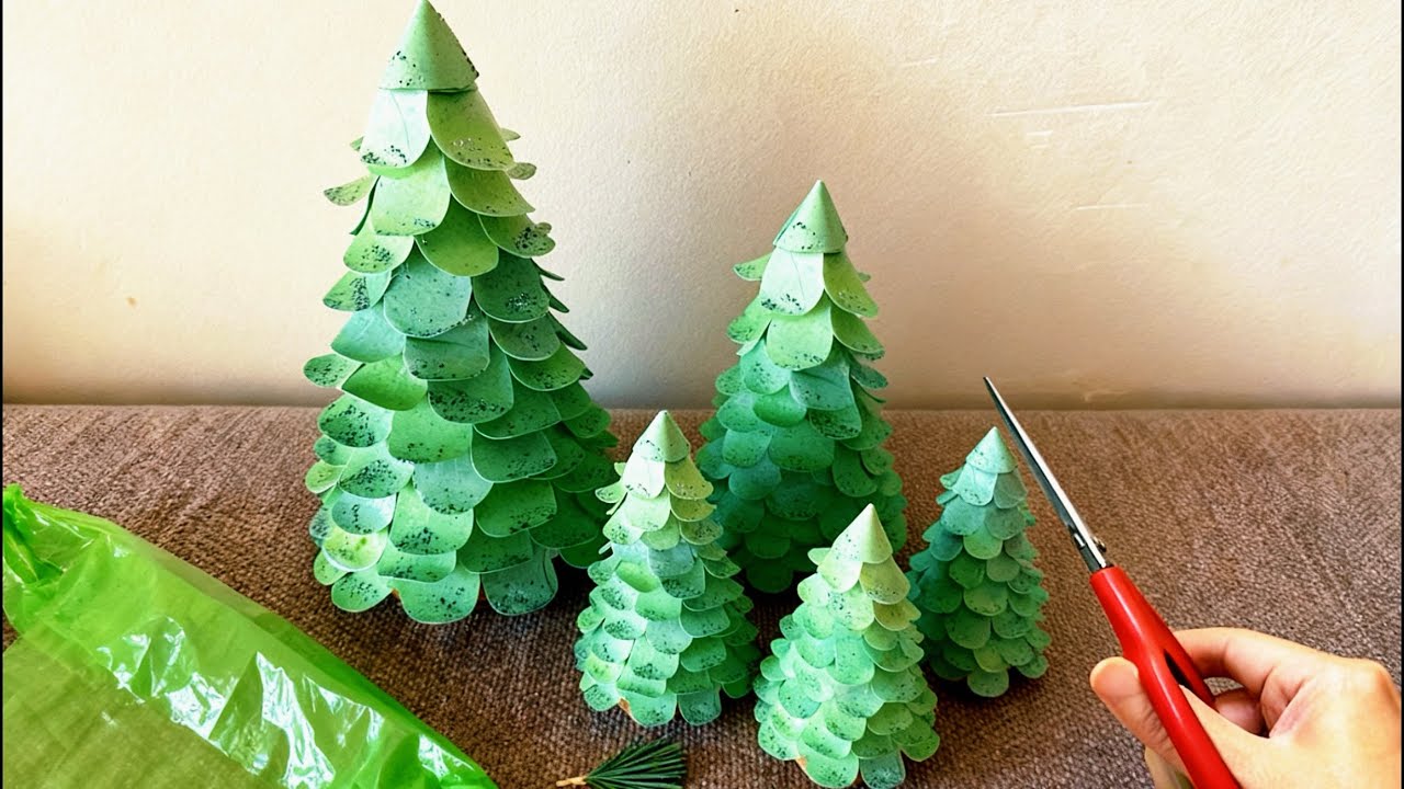 Don’t throw it away !Turn a plastic bag into Christmas Tree 🌲 | Best upcycle idea