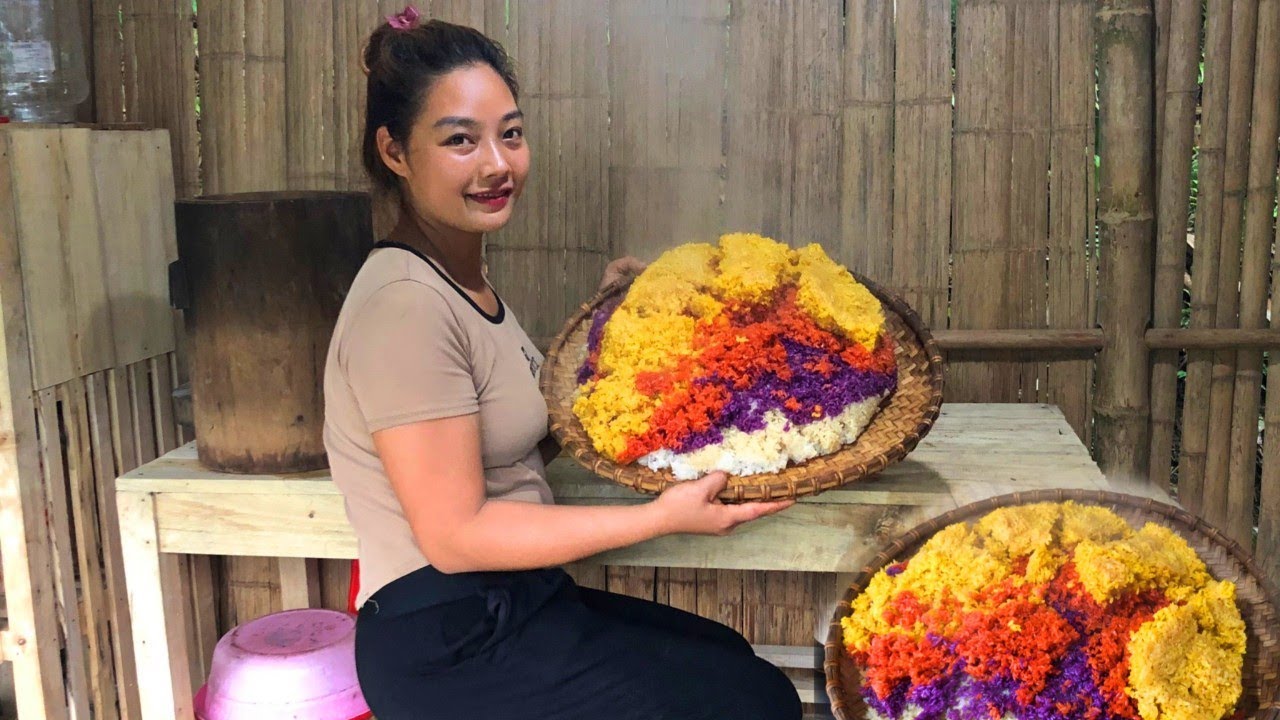 the process of making five-color sticky rice with sticky rice leaves, making wooden chairs