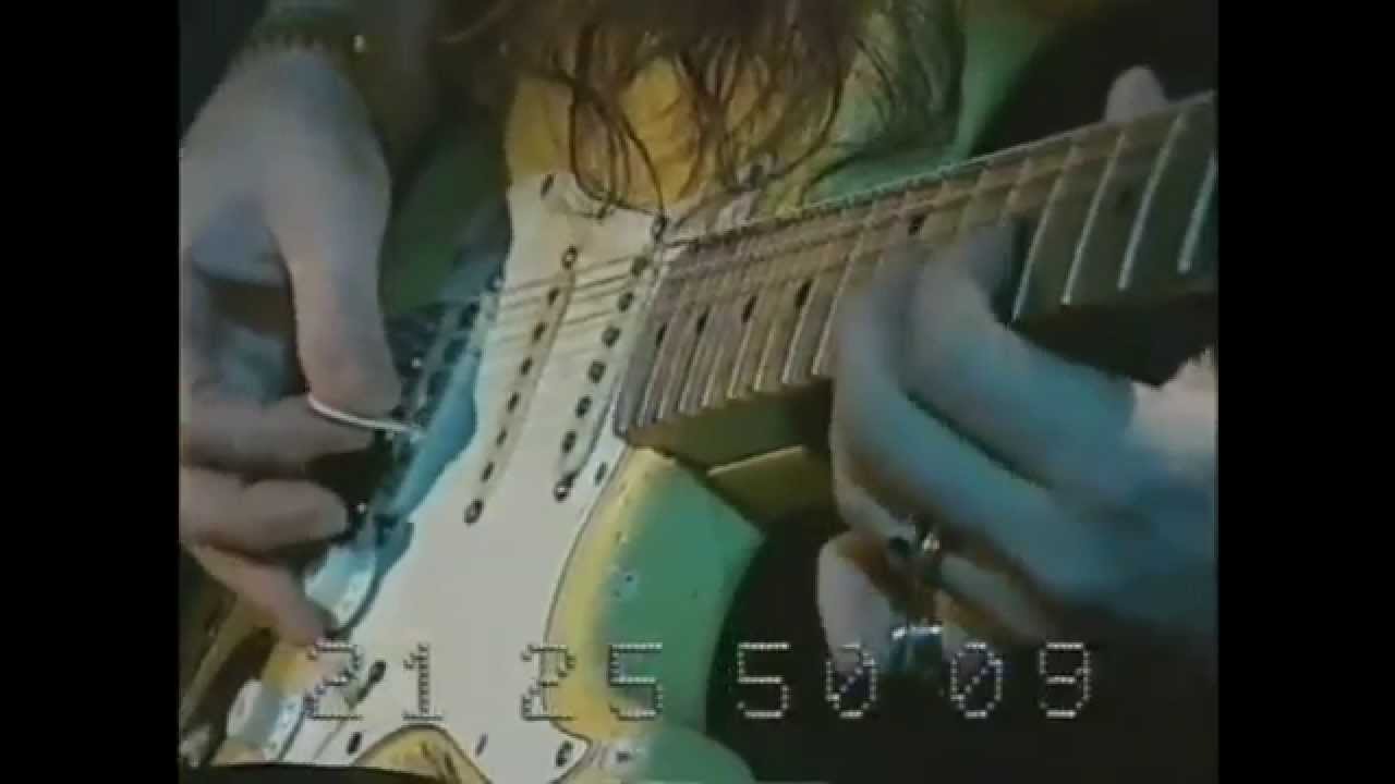 Yngwie J. Malmsteen buys his Rolex (Swedish)