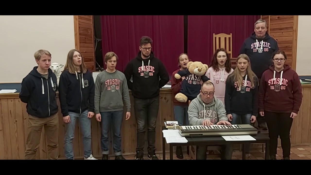 Ch&oacute;r Liceum   XIV Liceum Og&oacute;lnokształcącego im. Stanisława Staszica w Warszawie