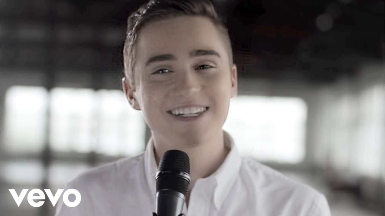 Harrison Craig - Love Is In The Air (Official Video)