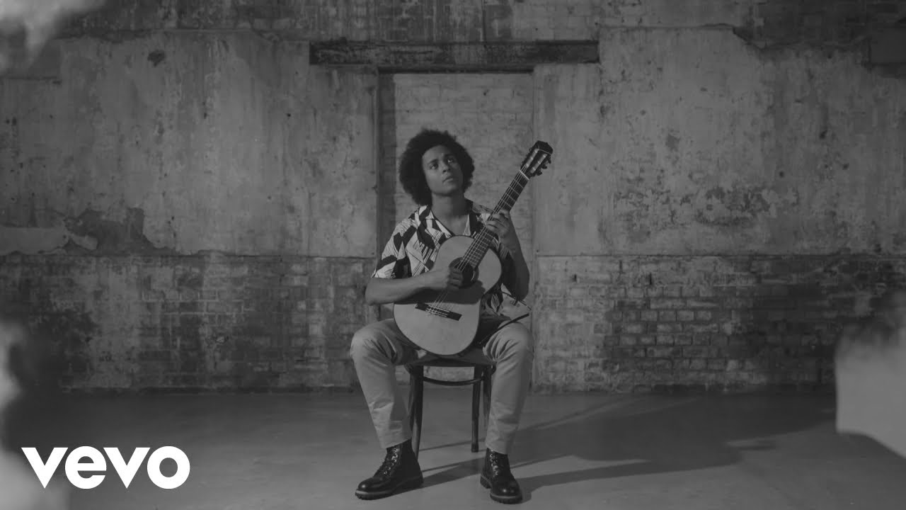 Pl&iacute;nio Fernandes - Beatriz (Official Music Video)