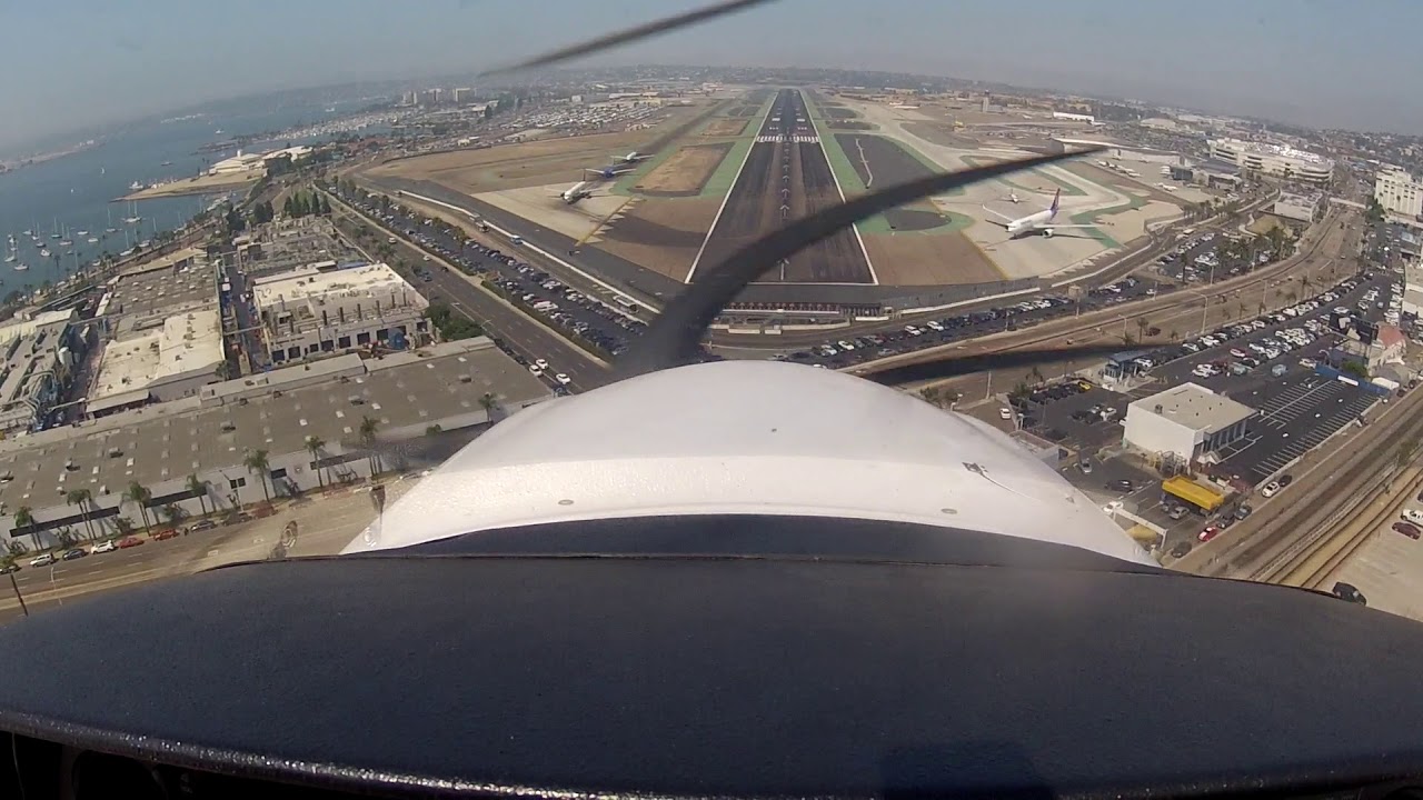 DA40 Landing in San Diego (KSAN) - BUSY!