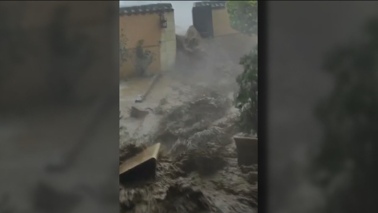 El grito desesperado del dueño de esta casa cuando ve que el agua arrasa con todo