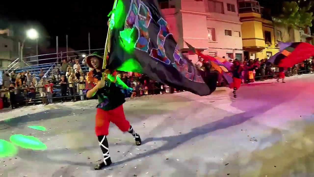 Así DESFILA una COMPARSA de CANDOMBE | 100% SABOR en pleno MONTEVIDEO!!!