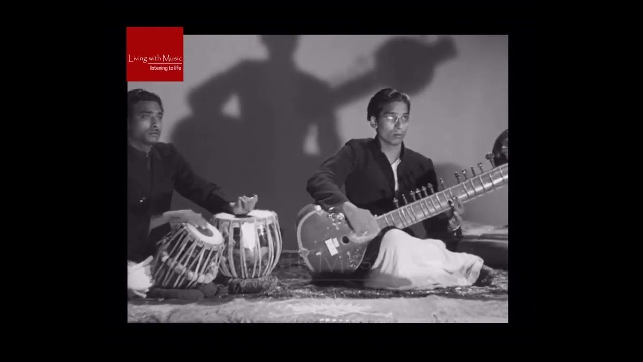 Ustad Vilayat Khan saheb in young age rare old video - sitar maestro