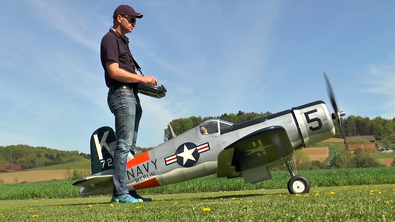 Corsair F4U Moki 300cc *Maiden*