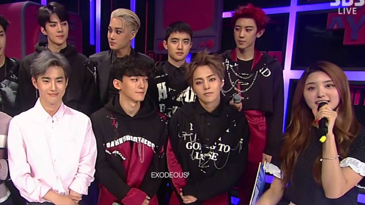 EXO's Sehun & EXID's Junghwa (Special MC Inkigayo) + Chanyeol cute fell