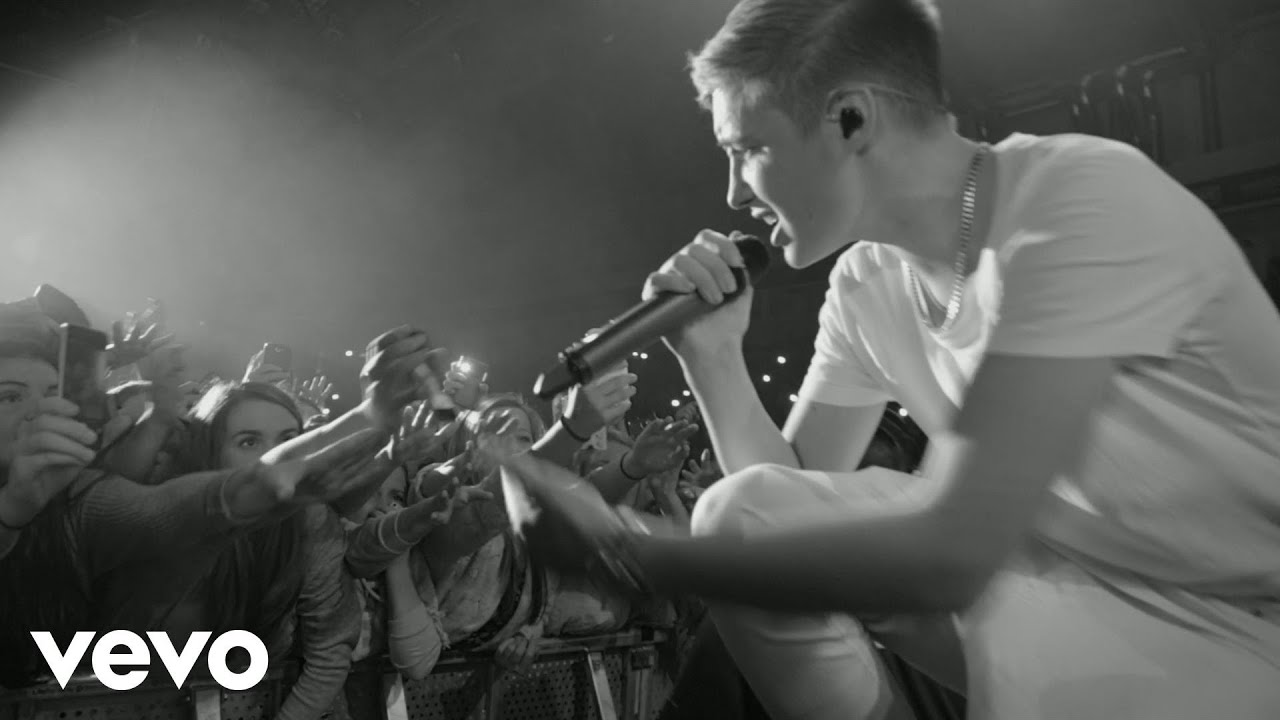 Isac Elliot - Just Can't Let Her Go (Live From Save a Girl Tour)