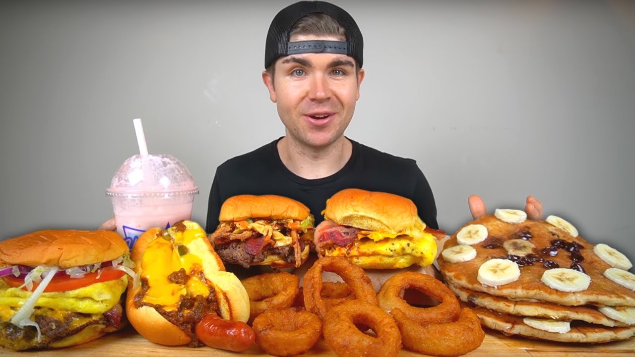 CHILI CHEESE DOG, BACON BURGER, BREAKFAST BURGERS, ONION RINGS MUKBANG + Pancakes!