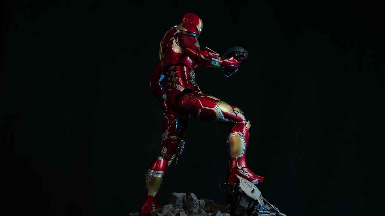 Hot Toys Iron Man Mark 43 Pose Showcase - No Strings