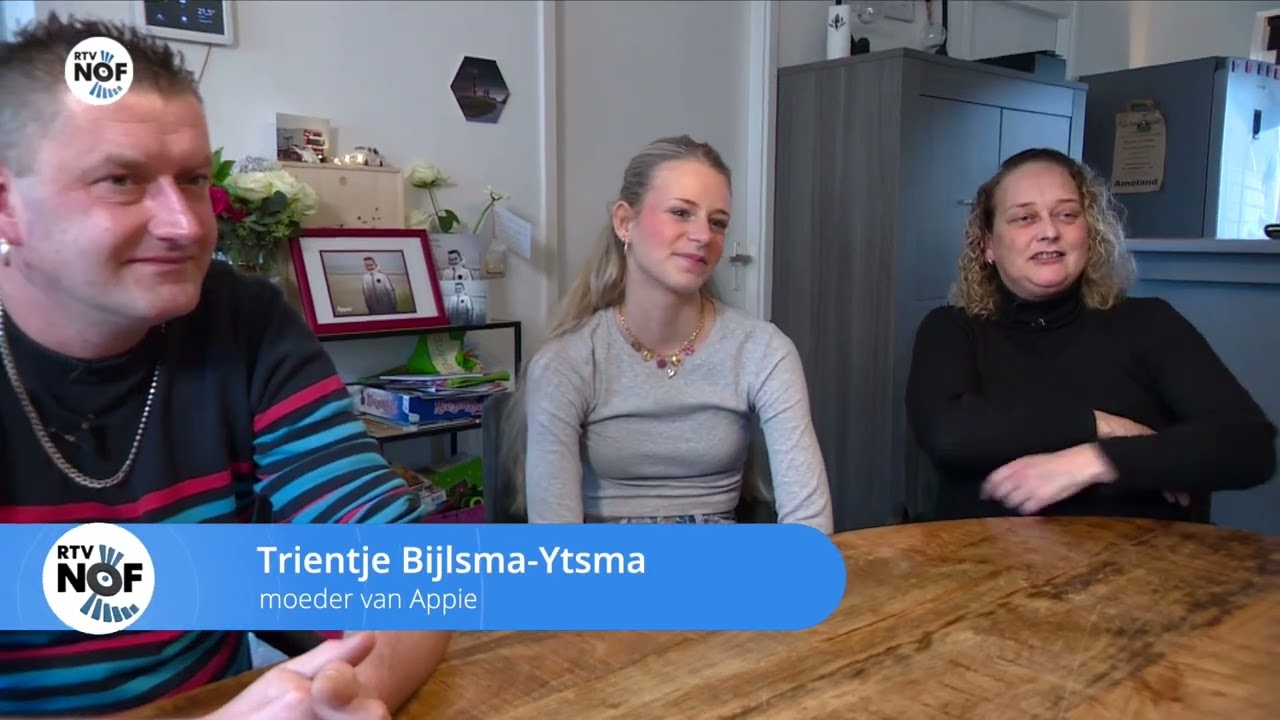 Stoet met 140 vrachtwagens voor overleden Appie (11)