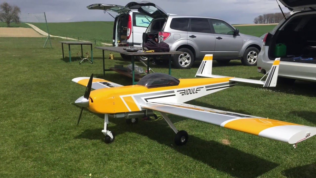 Bidule 111 TOPMODEL Maiden flight and first towing