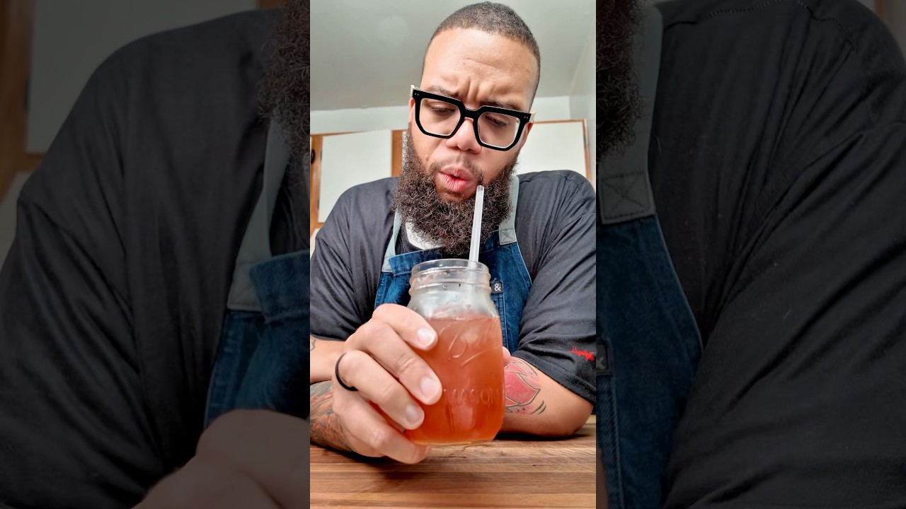 This Strawberry Pineapple Iced Tea is SO Refreshing!