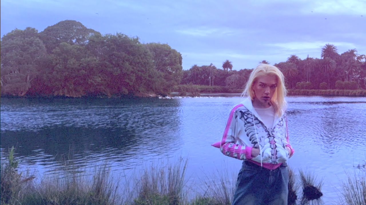 m0m0 - Thinking Bout You (Visualiser)