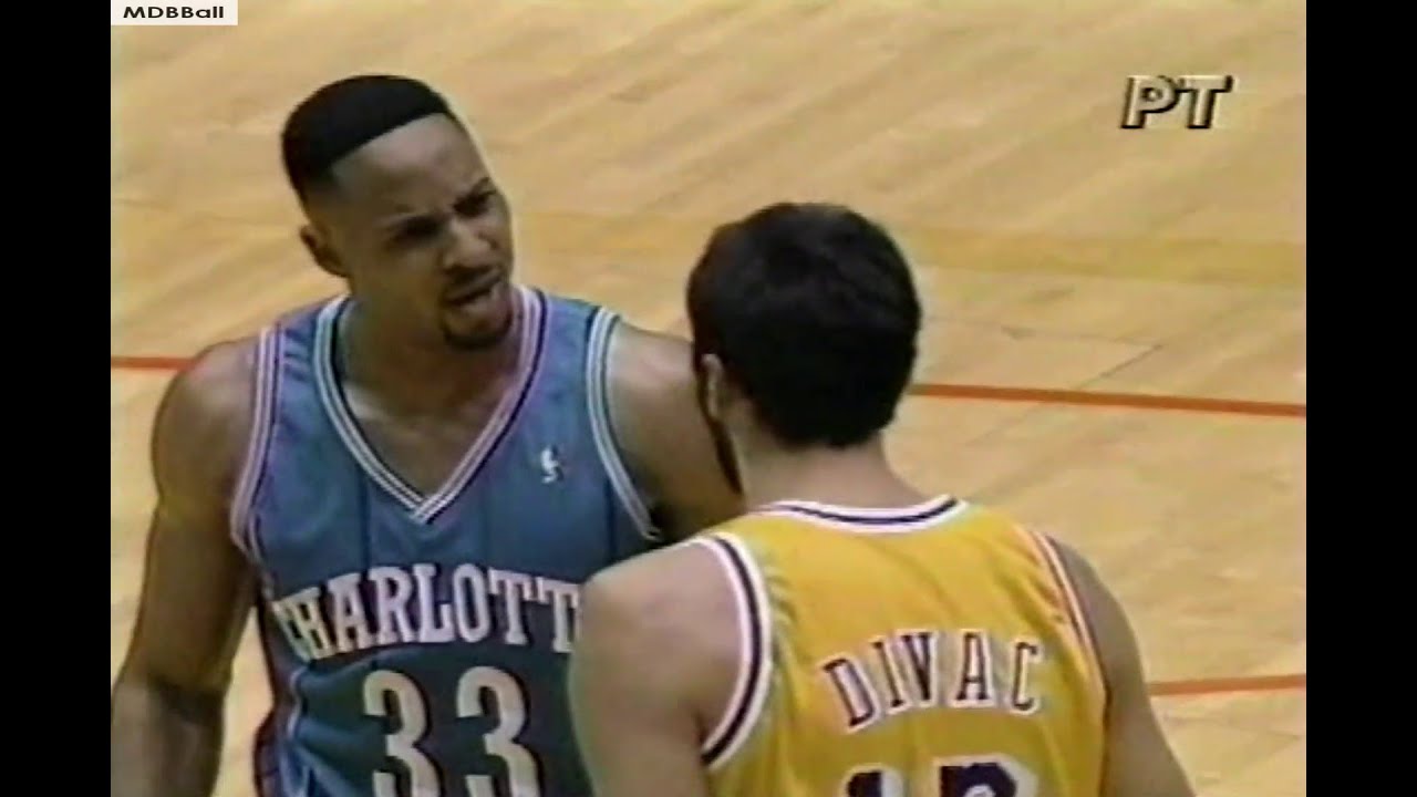 Vlade Divac Battles Alonzo Mourning! Hornets @ Lakers February 1995