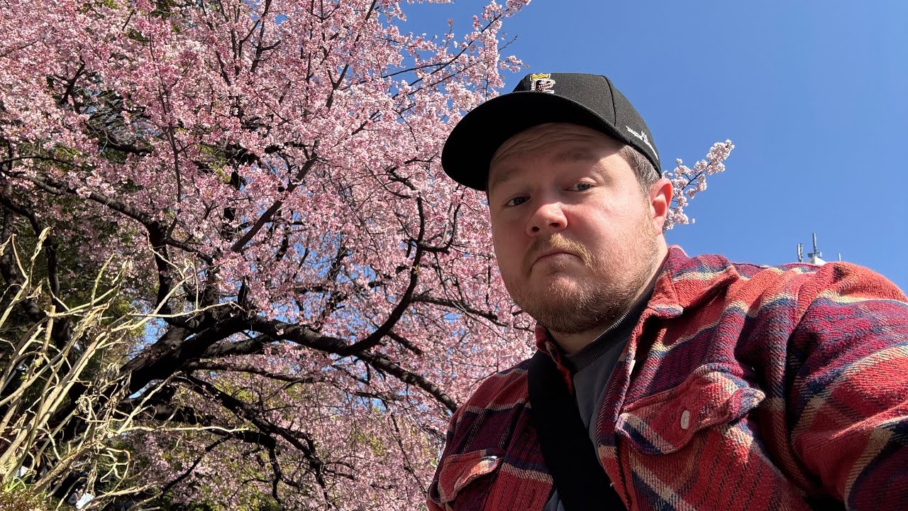 Cherry Blossoms in Tokyo & Shopping for Golf Clubs - Solo Japan Vlog #3 (Day 2)