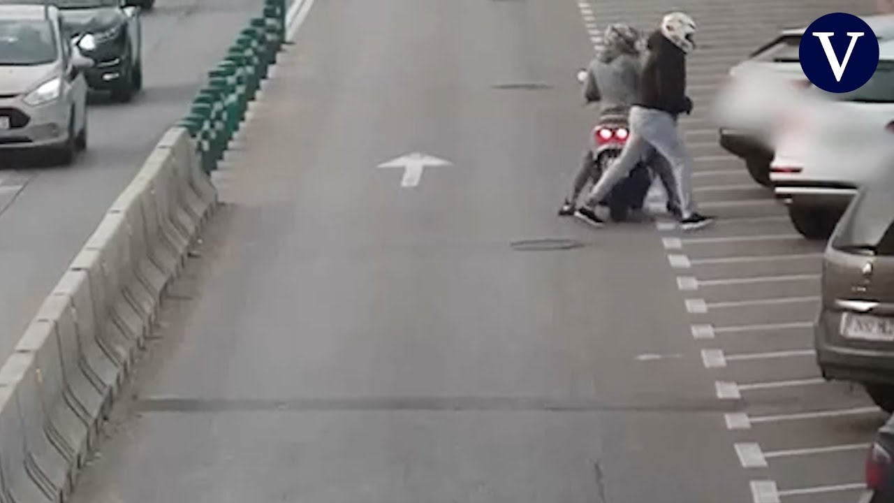 Detienen a dos hombres por robar a punta de pistola a una mujer en su coche en Valencia